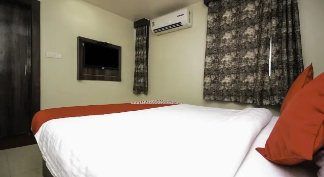 Hotel Galaxy Palace By OYO Rooms, Забронировать Отель Отели штата Раджастхана с парковкой, Парковка