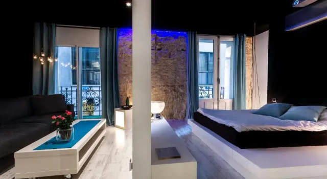 Апартаменты c 1 комнатой The Black Boutique -- Turistea Suites
