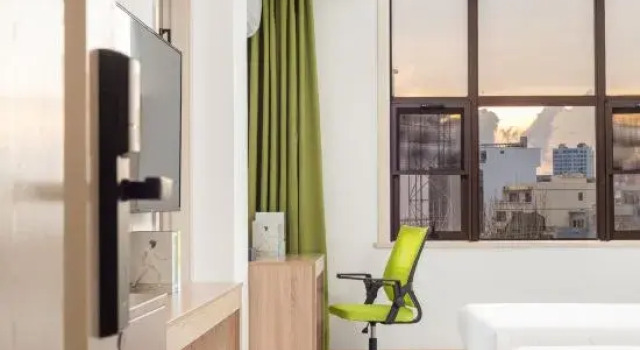 Люкс Yuwan Holiday Hotel (Lingshui Haiyun Plaza)