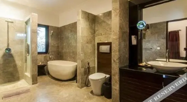 Villa Blubambu, Rezerwuj Willa Hotele w Badung z parkingiem, Parking