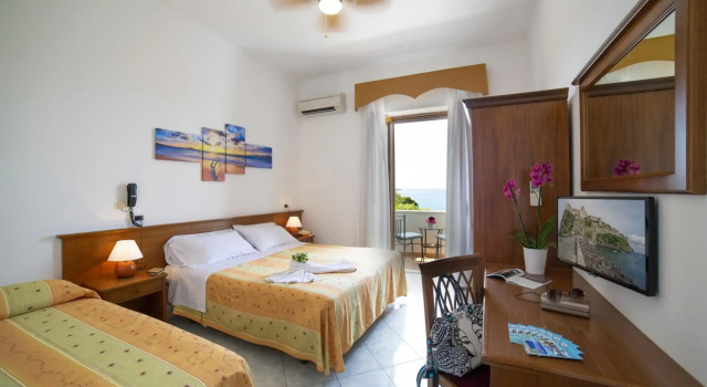 Hotel La Mandorla, Buchen Sie Hotel Barano d'Ischia Ischia
