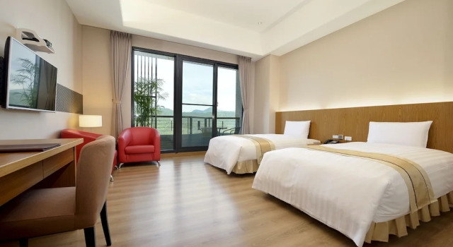 Двухместный номер Deluxe с балконом и с видом на озеро Sun Moon Lake Teachers Hostel