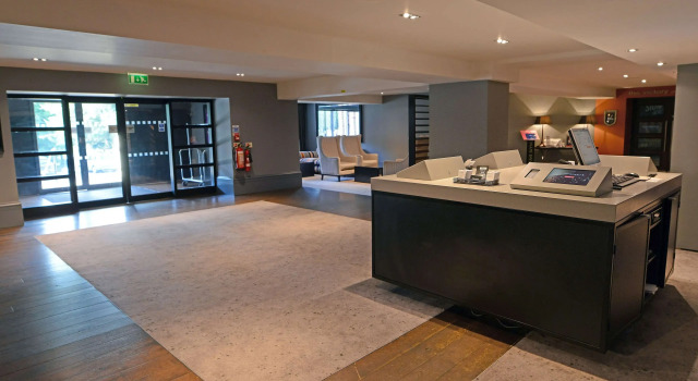 Village Urban Resort Manchester Cheadle, 예약 호텔 Merseyside 수영장 있는 호텔, 수영장