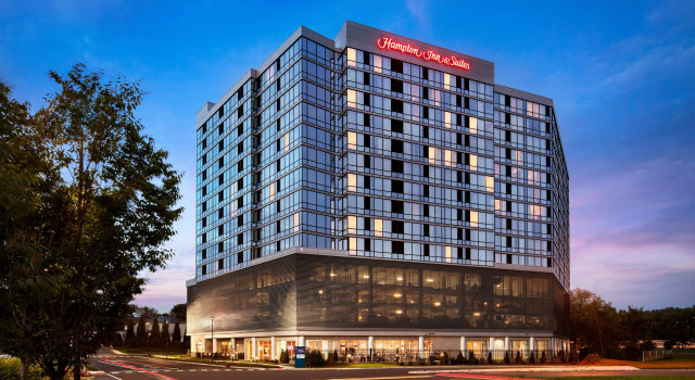 Hampton Inn & Suites Teaneck Glenpointe, Rezerwuj Hotel Hotele w New Jersey z basenem, Basen