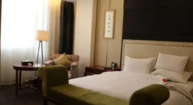 Люкс Business Siyang Fenghua Lizhi Hotel