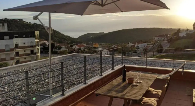 LovelyStay - Sesimbra 3BDR Apartment W/Terrace