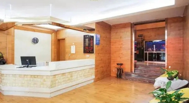 Yongning Xinghualou Business Hotel, Забронировать Отель Отели Иньчуань с парковкой, Парковка