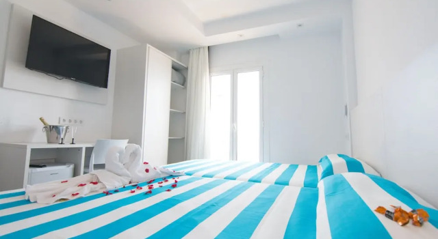 Трёхместный номер Standard с балконом Hotel Sorra Daurada Splash