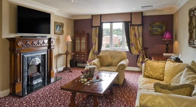 Canal Court Hotel