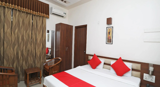 OYO 38103 Hotel Shubham, Prenota Hotel Hotel a Rewari con colazione, Colazione