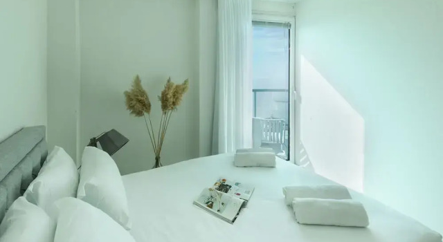 Apartamento Awesome 2BR apt Balcony & pool access