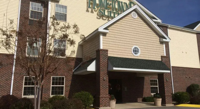 InTown Suites Extended Stay Tuscaloosa, AL, Забронировать Отель Недорогие отели Таскалуса, рядом с Bryce Hospital, недорого