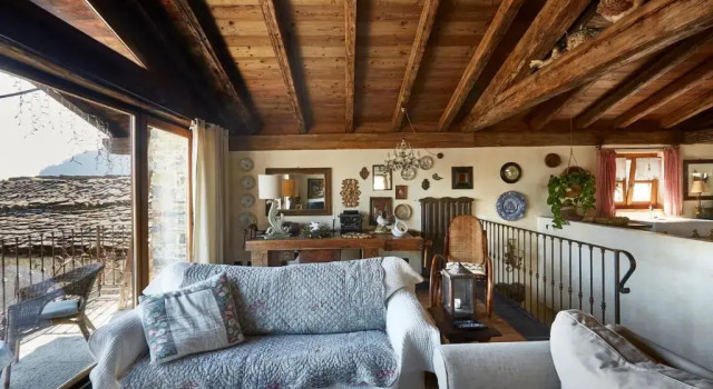 Il vecchio fienile, Rezervovat Hotel Dongo Como