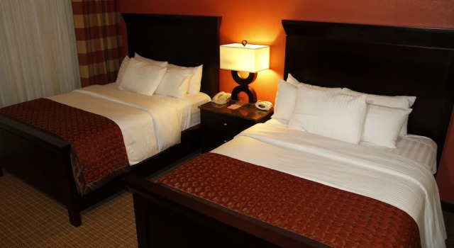 Четырёхместный люкс Ramada by Wyndham Viscount Suites Tucson East