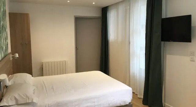 Номер Comfort Hôtel Océan Dinan