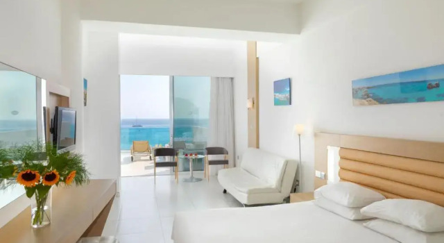 Superior Dvoulůžkový s manželskou postelí pokoj Vrissaki Beach Hotel