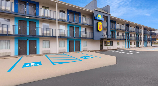 Super 8 By Wyndham Charleston WV