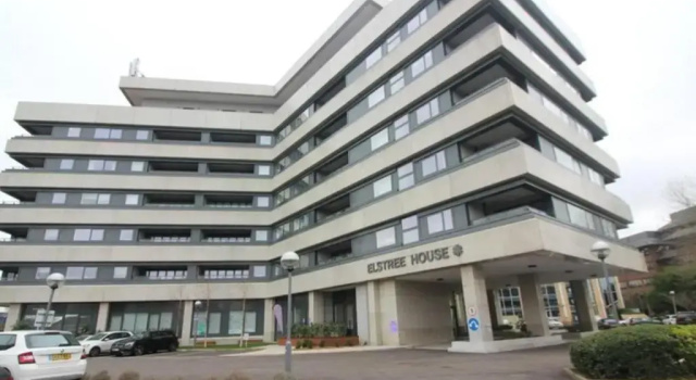 Luxury 1 Bedroom Apartment with Netflix & Parking, Varaa Huoneisto Asunnot kohteessa Merseyside, Huoneisto