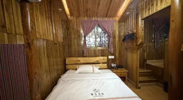 Suite tripla familiare Tuwang Palace Waterfall Inn