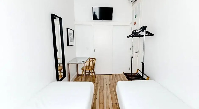 Jaca Hostel Funchal, Забронировать Хостел Хостелы Фуншал, рядом с Музей Квинта-дас-Крузес, Хостел