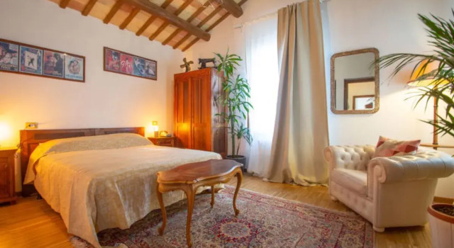 Casale Vincenzo, Rezervați Hotel Collecorvino Abruzzo