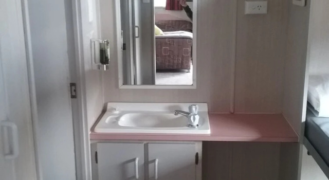 Люкс Standard Lakes Caravilla Caravan Park