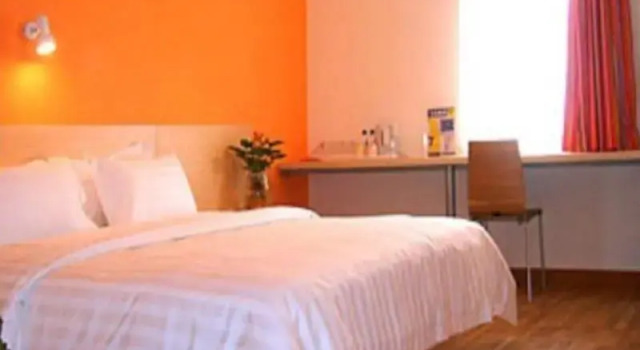 7 Days Inn Dehong Mangshi Tuanjie Street Branch, Prenota Hotel Mangshi Yunnan