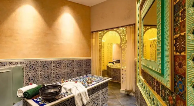 Shilp wellness Resort and Spa, Забронировать Курортный отель Отели Kālundri с бассейном, Бассейн