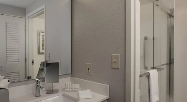 Номер Standard Courtyard Baton Rouge South