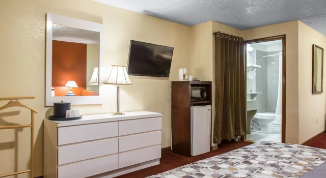 Люкс Rodeway Inn & Suites Branford - Guilford
