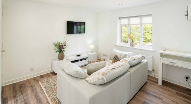 Апартаменты Loughton Hideaway: Cozy 1Bd Near Tube & Nature