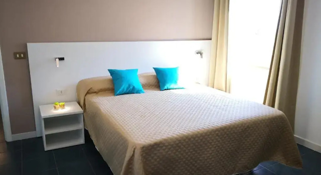 Residence VILLA FIORITA, Buchen Sie Villa Roccella Ionica Kalabrien