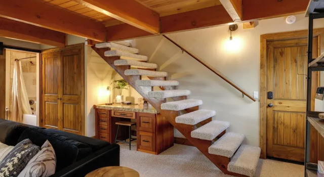 Hot Tub + Scenic Views: Luxury Twain Harte Cabin!, Book Feriehus Sherwood Forest USA