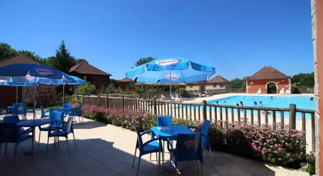 "Chezvero46" residence claire rive avec piscine, wifi et vélos, Réserver Hôtel Crayssac Lot Valley