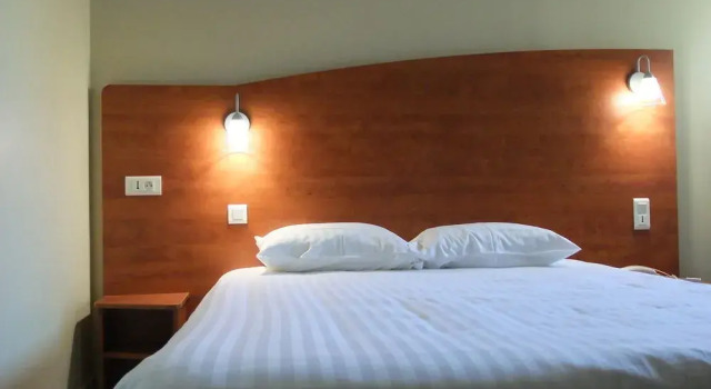 Best Hotel Lyon - Saint Priest, Rezerwuj Hotel Hotele w Rhône z parkingiem, Parking