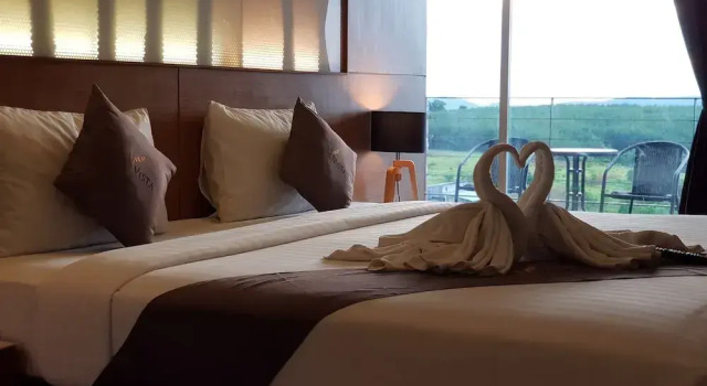 Полулюкс The Vista Hotel