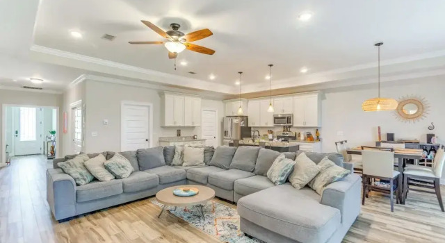 2 Mi to Beach: Bright Navarre Home w/ Fire Pit!