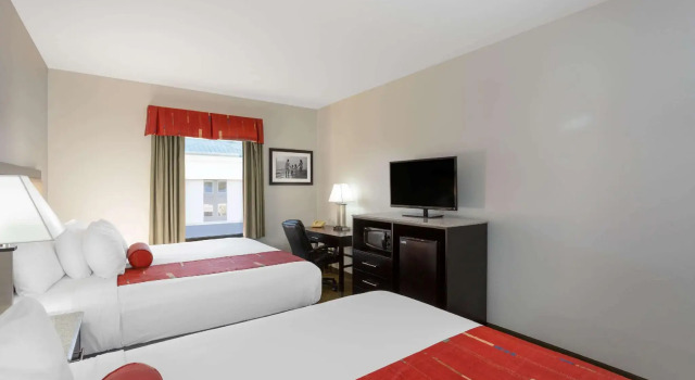 Двухместный номер Standard Days Inn & Suites by Wyndham Lakeland