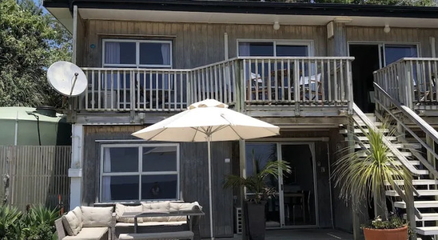 Апартаменты Driftwood Lodge