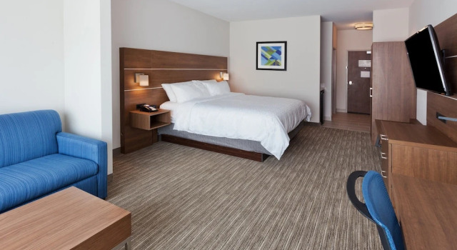 Двухместный люкс Holiday Inn Express & Suites - Fayetteville by IHG