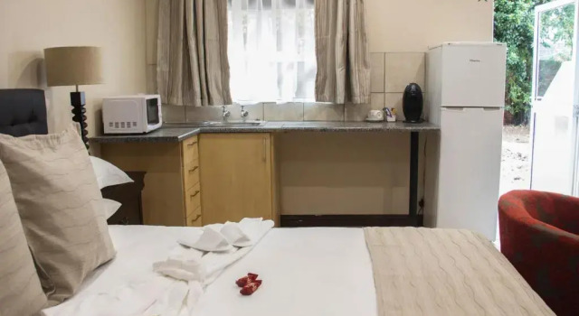 Двухместный номер Standard Airport Gardens Boutique Hotel