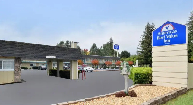 Люкс с красивым видом из окна Americas Best Value Inn - Ukiah