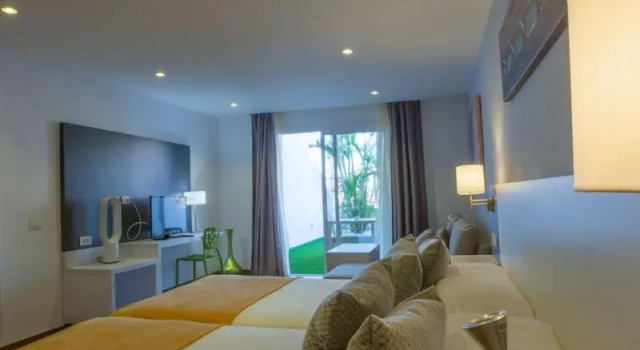 Апартаменты Premium Hotel Malibu Park