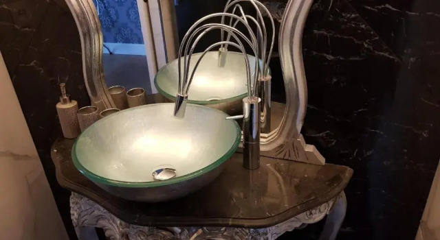 Номер Deluxe Maison Les Étoiles chambres dhôtes de charme avec jardin paisible et petit déjeuner à Tonnerre