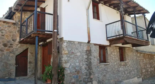 Guest House Aresti, Réserver Maison d'hôtes Gourri Troodos