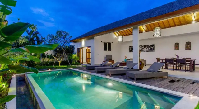 Villa Echo Beach Villa