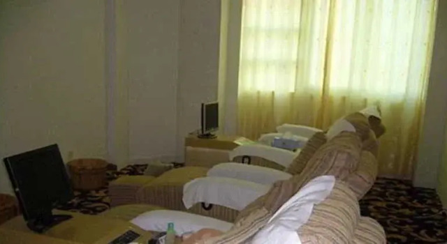 Hua Tian, Book Hotel Hoteller i Lingui med parkering, Parkering