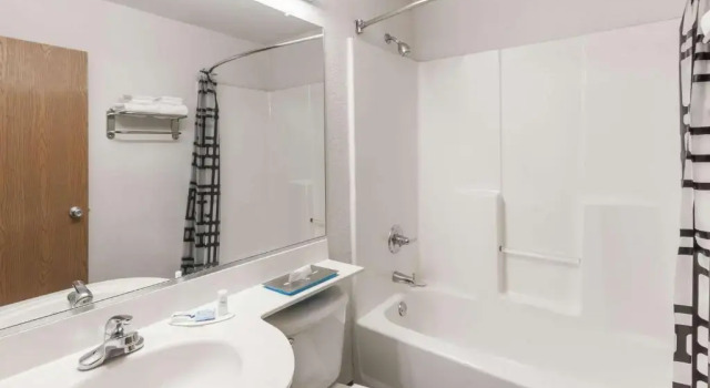 Четырёхместный номер Standard Microtel Inn & Suites by Wyndham Ardmore
