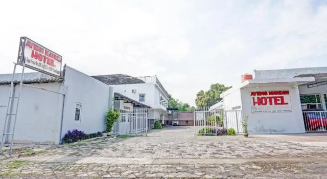 Collection O 90783 Hotel Ayeng Mandiri, Book Hotel Hoteller i Probolinggo med pool, Swimmingpool
