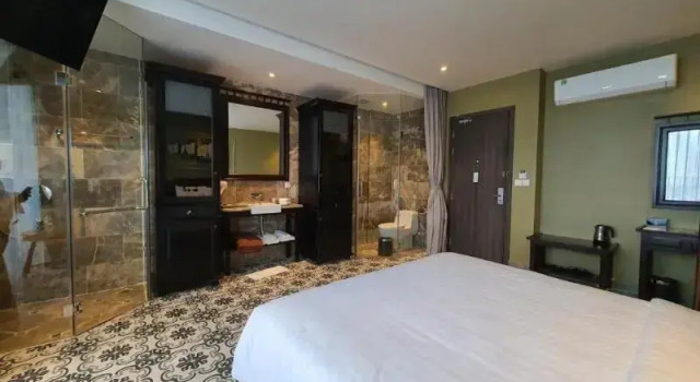 Двухместный номер Deluxe с балконом и с видом на горы The Palmy Phu Quoc Resort & Spa